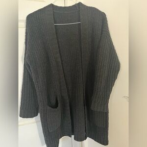 EUC WOMAN'S SMALL forest green AMERICAN EAGLE CARDIGAN SWEATER